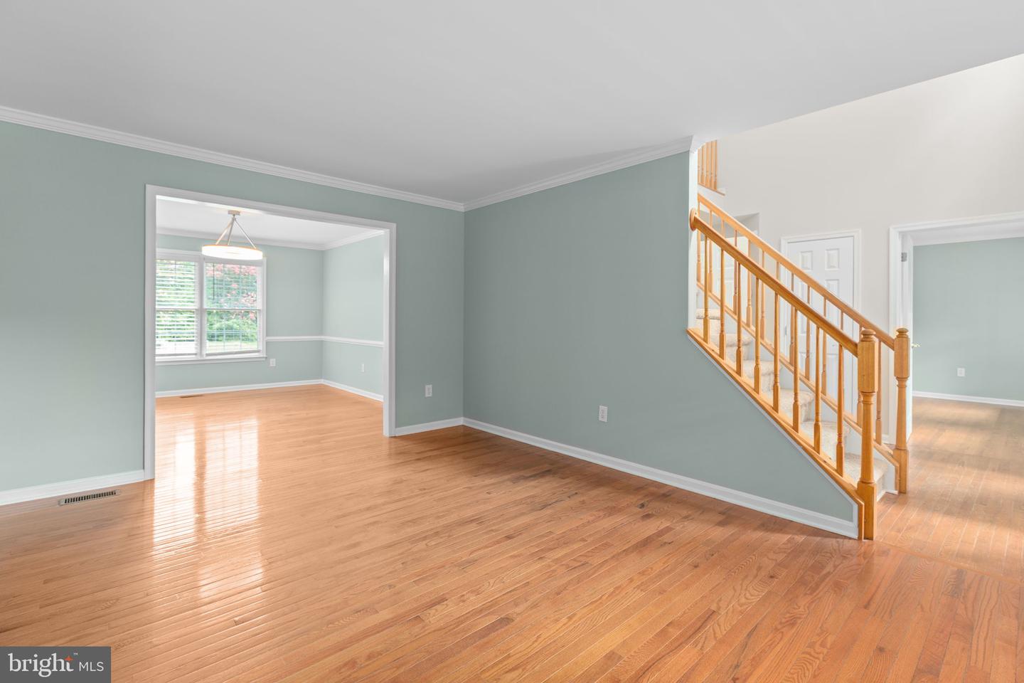 9903 Woodburn Ct Property Photo 3