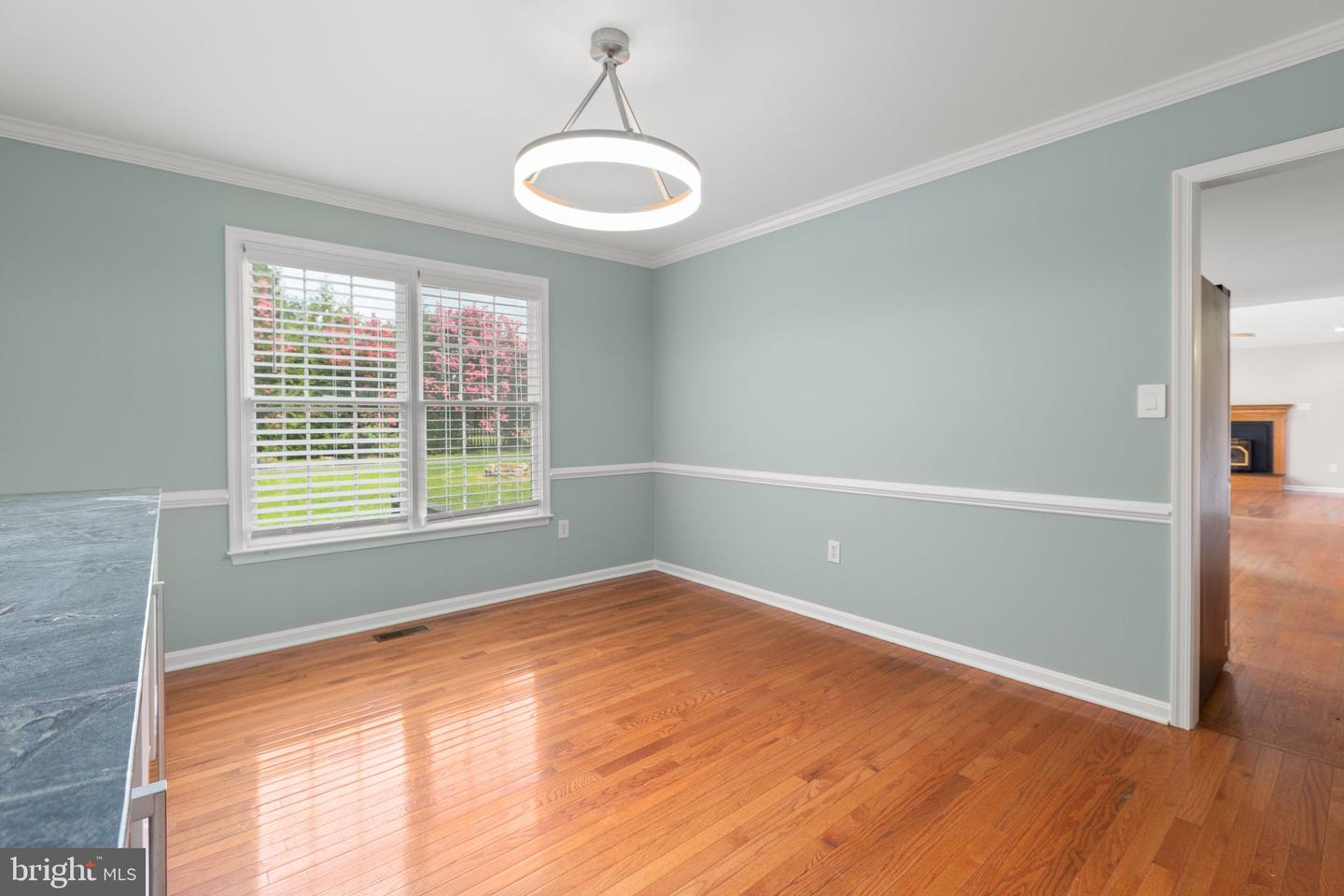 9903 Woodburn Ct Property Photo 6