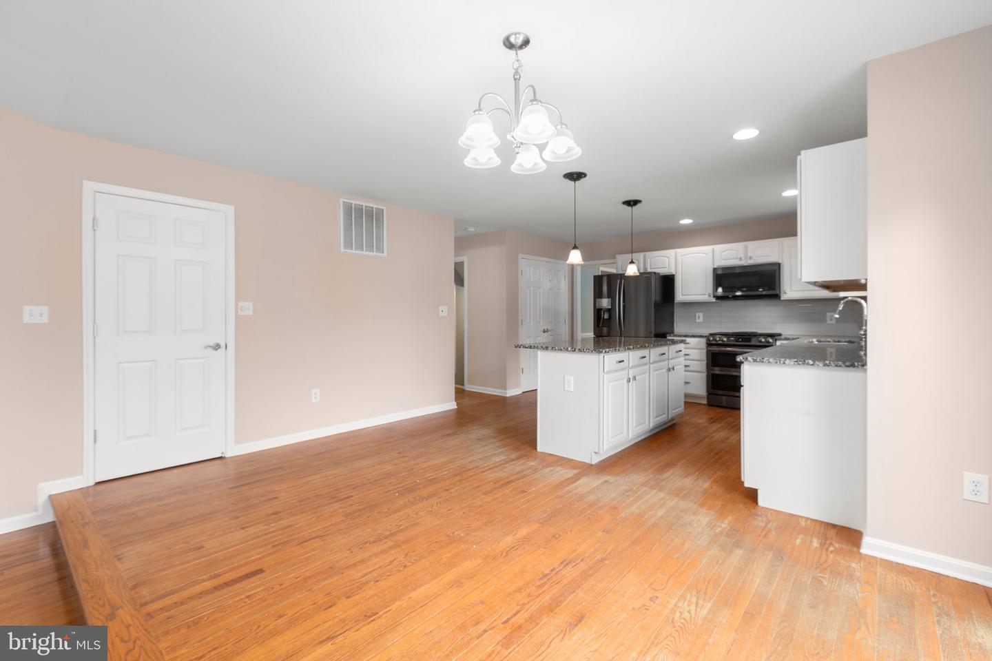 9903 Woodburn Ct Property Photo 16
