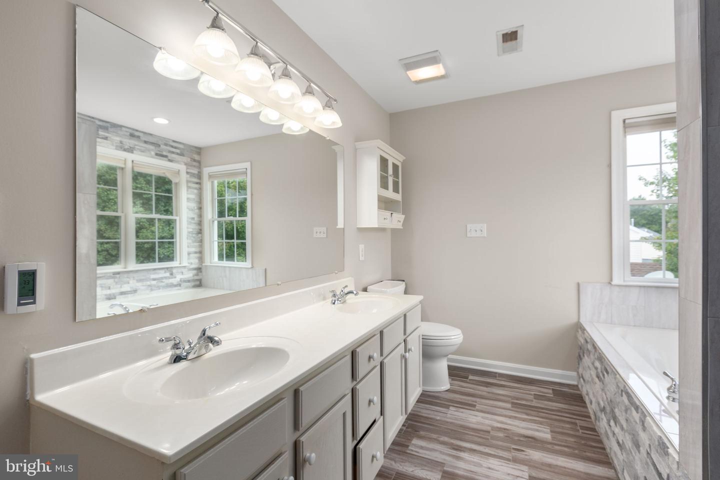 9903 Woodburn Ct Property Photo 25