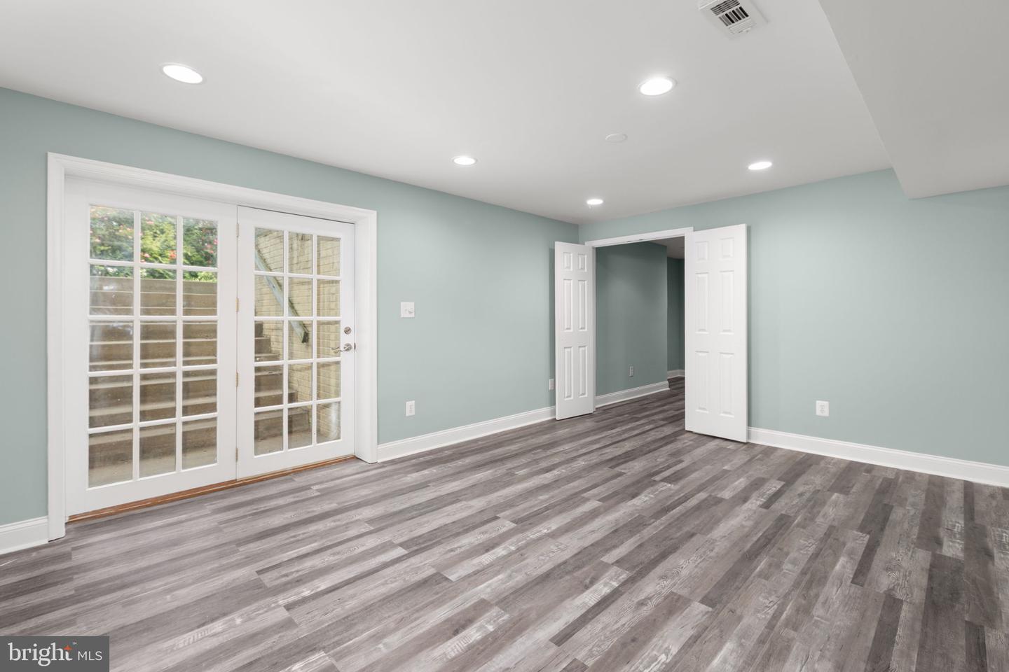 9903 Woodburn Ct Property Photo 45