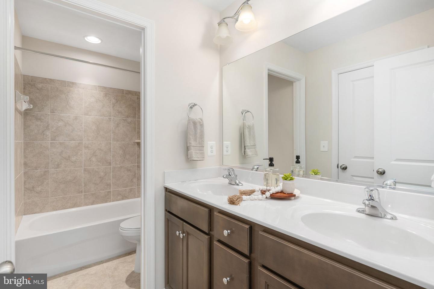 10602 Springvale Ln Property Photo 39