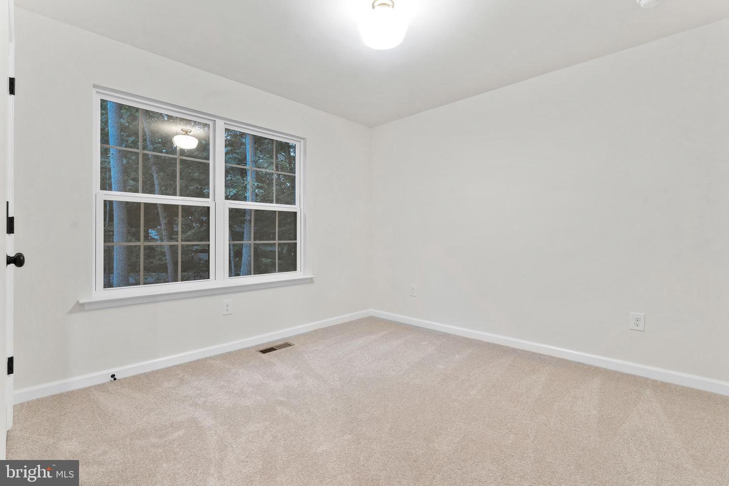 12907 Infantry Dr Property Photo 23