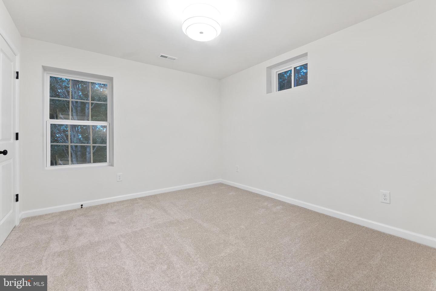 12907 Infantry Dr Property Photo 28