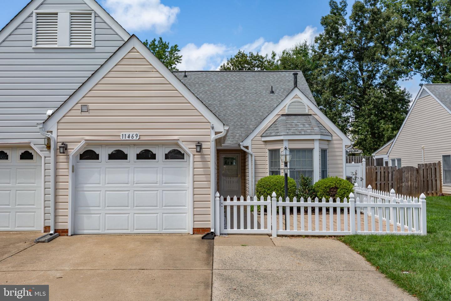 11469 CHARLESTON CT Property Photo 1