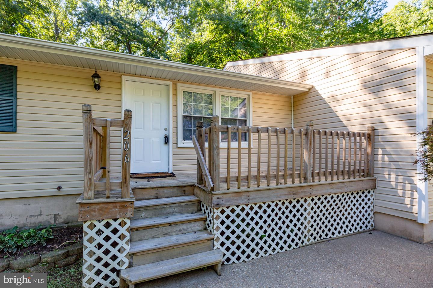206 Hampton Dr Property Photo 6