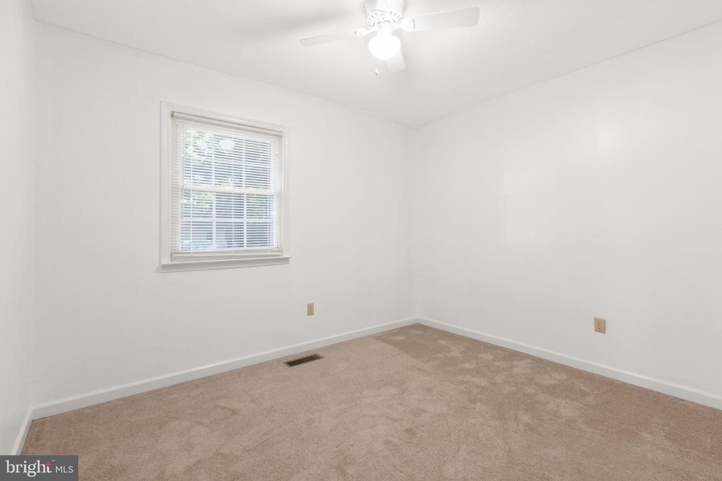 206 Hampton Dr Property Photo 28