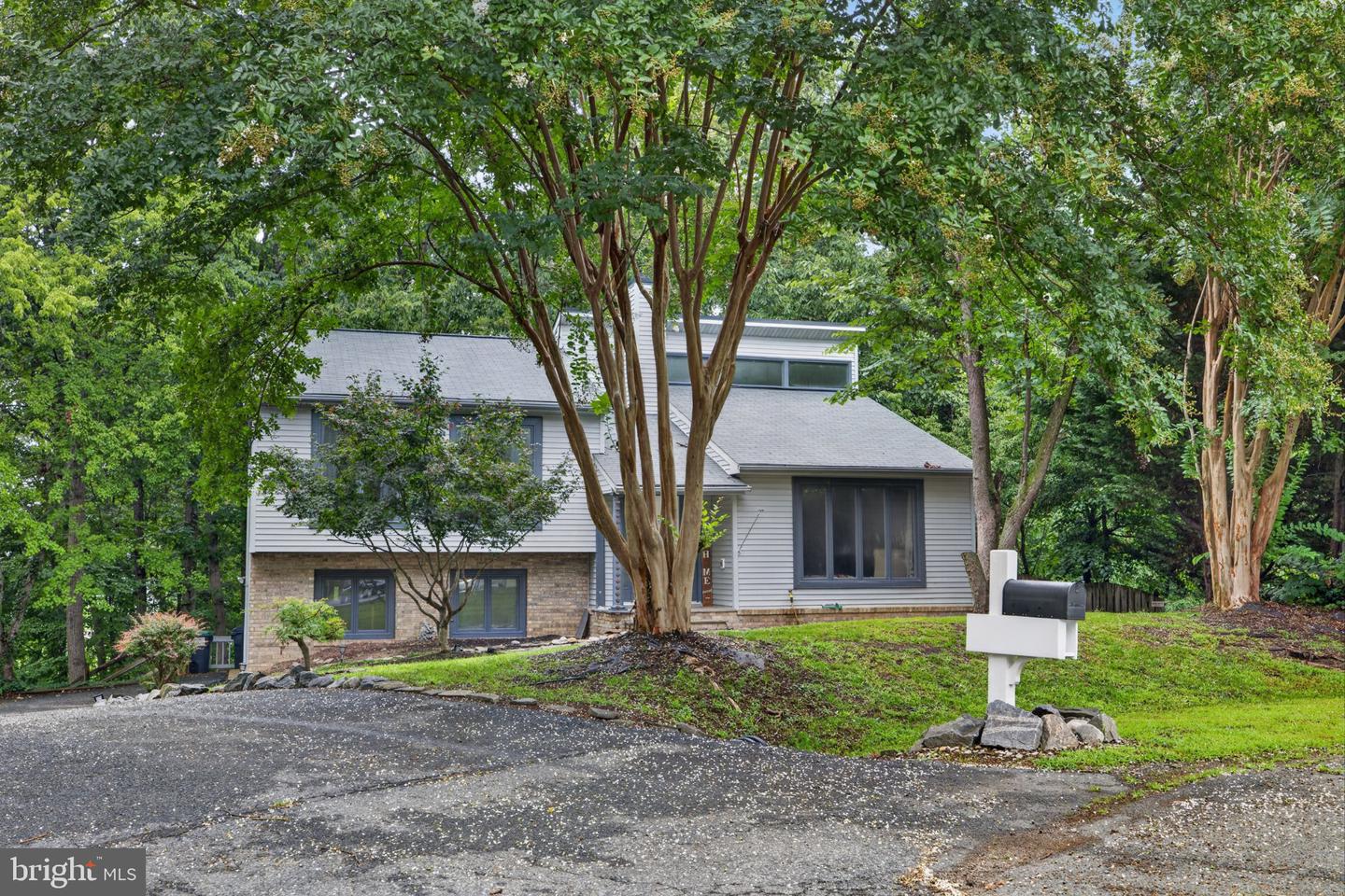 4413 Murven Park Ln Property Photo 2