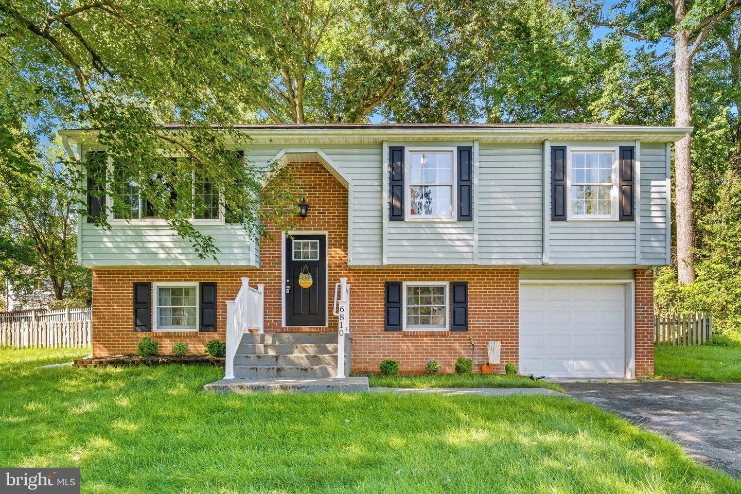 6810 ESTATE LN