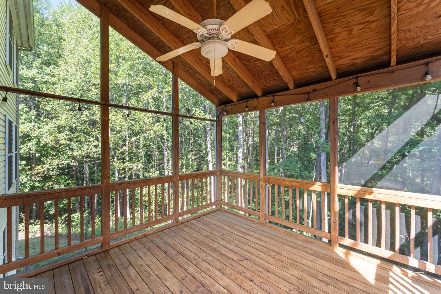 10105 Cotter Ct Property Photo 14