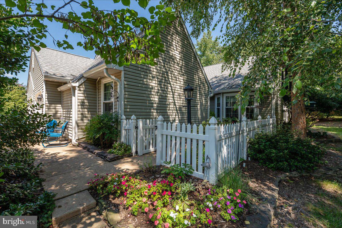 11602 Sarrington Ct Property Photo 2