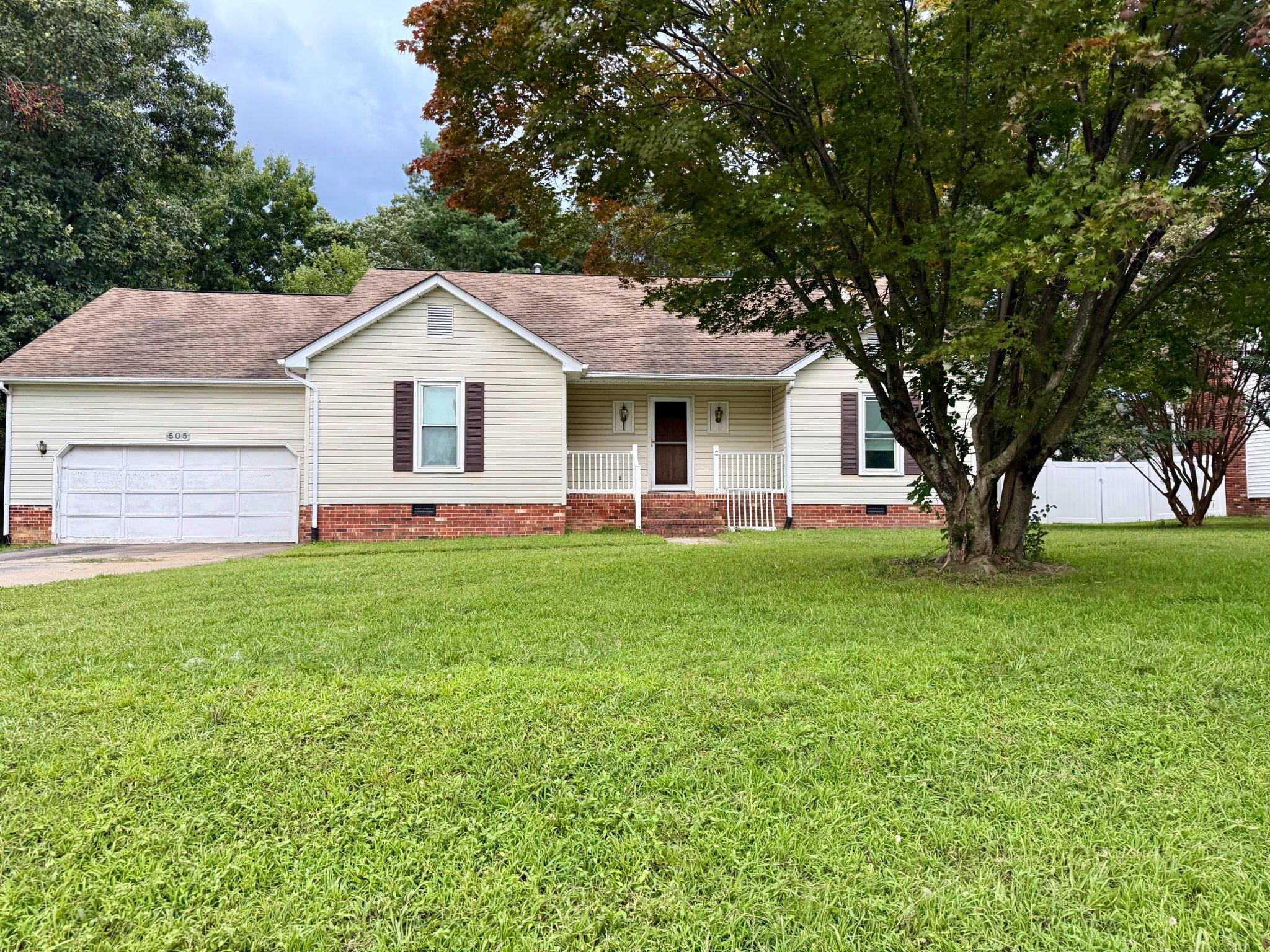 505 MAPLE GROVE DR Property Photo 1