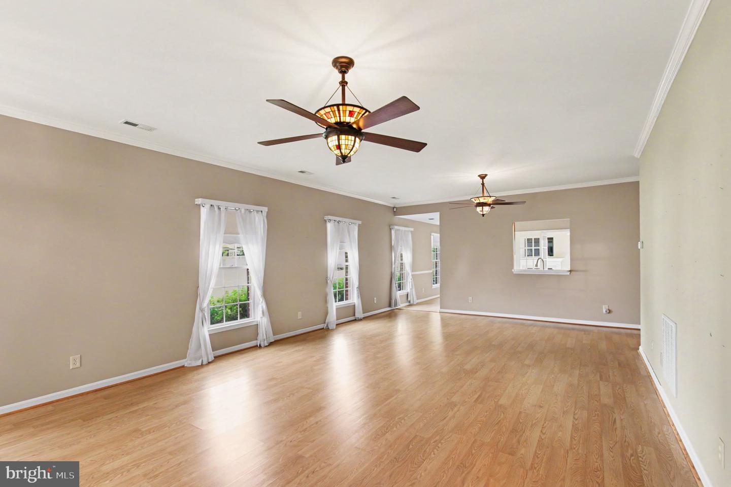 7007 Carmel Ln Property Photo 5