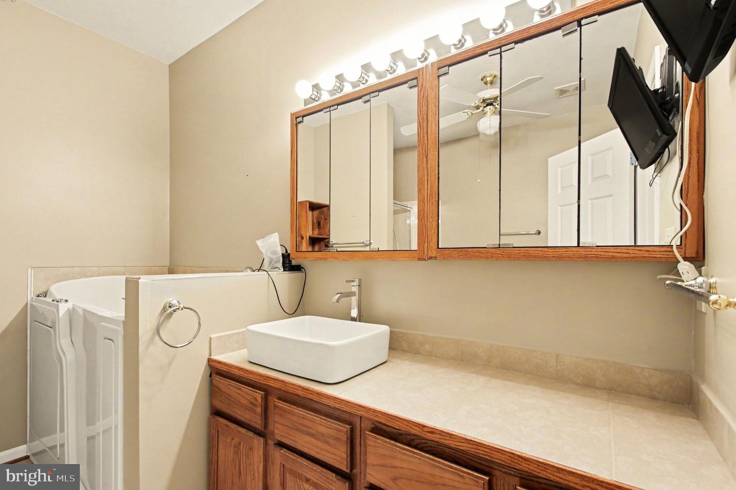 7007 Carmel Ln Property Photo 20