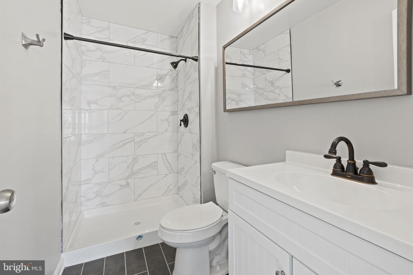10747 Brice Ct Property Photo 12