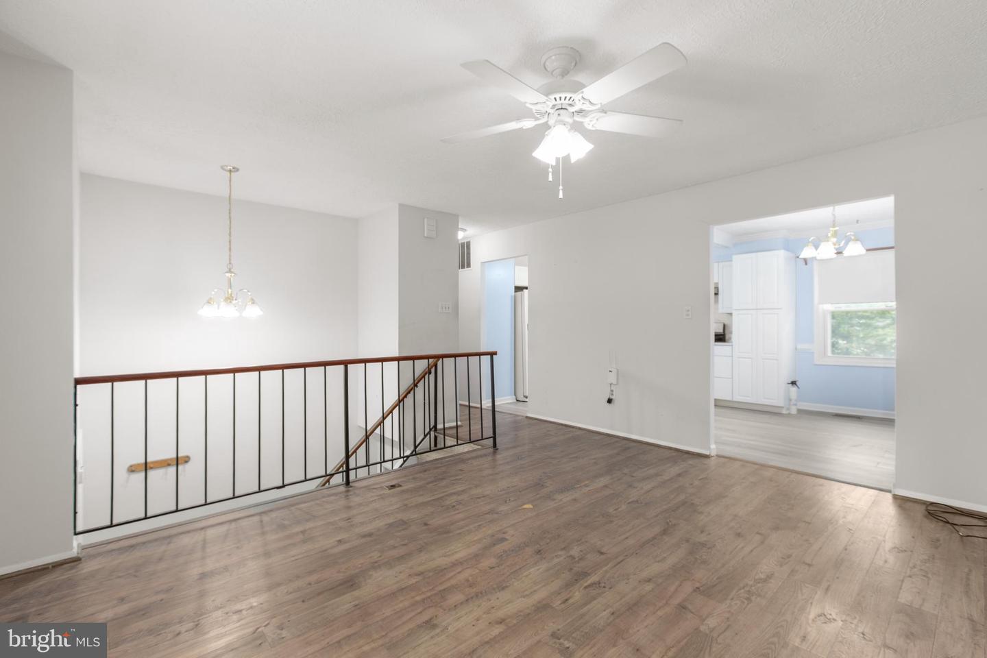 9 Edison Ct Property Photo 6