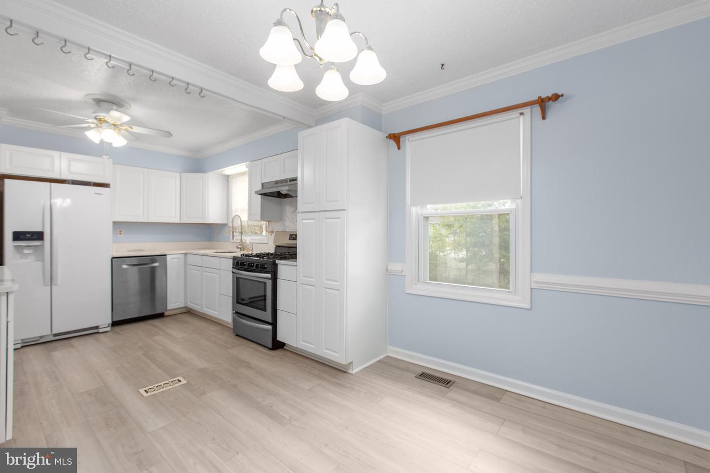 9 Edison Ct Property Photo 8
