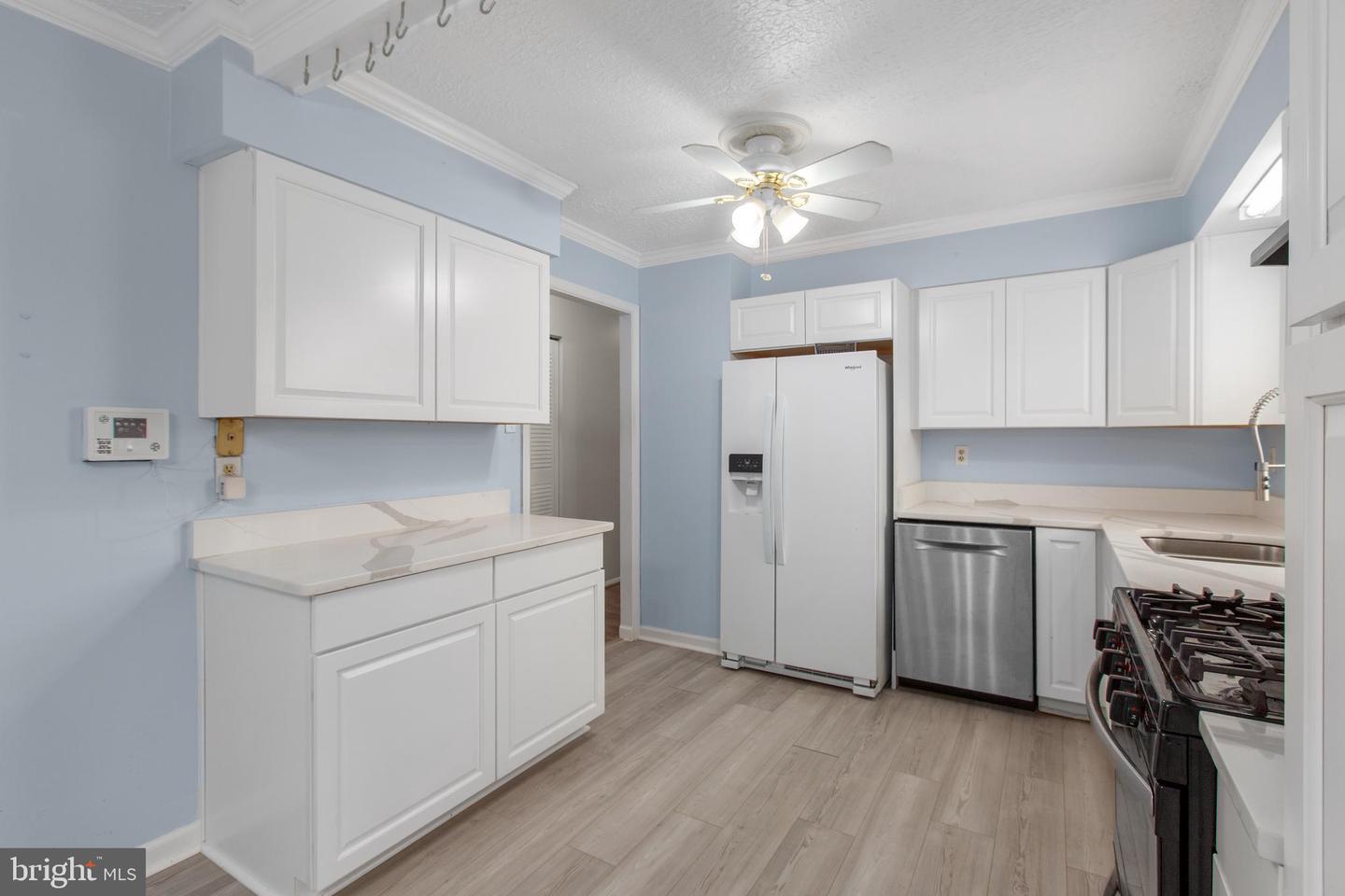 9 Edison Ct Property Photo 11