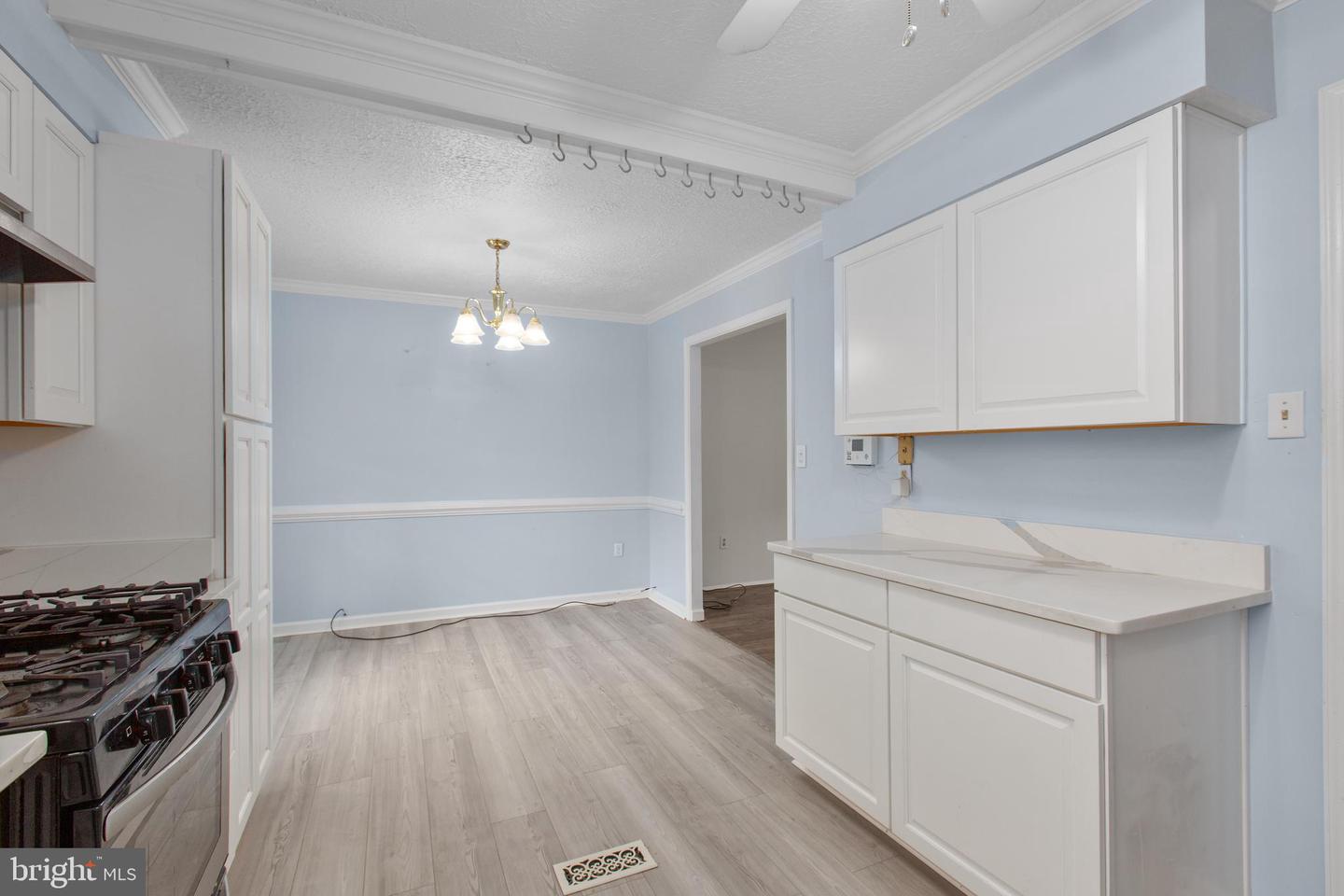 9 Edison Ct Property Photo 12