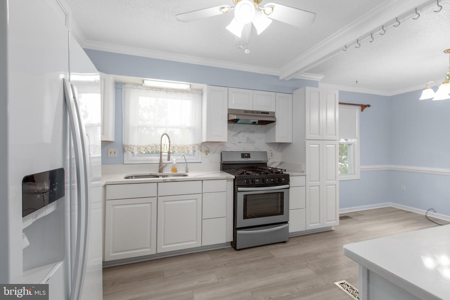 9 Edison Ct Property Photo 13