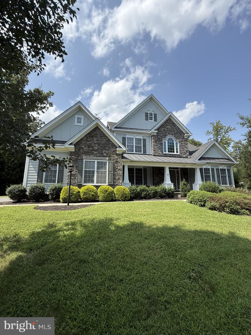 11621 Pine Hollow Ln Property Photo 1