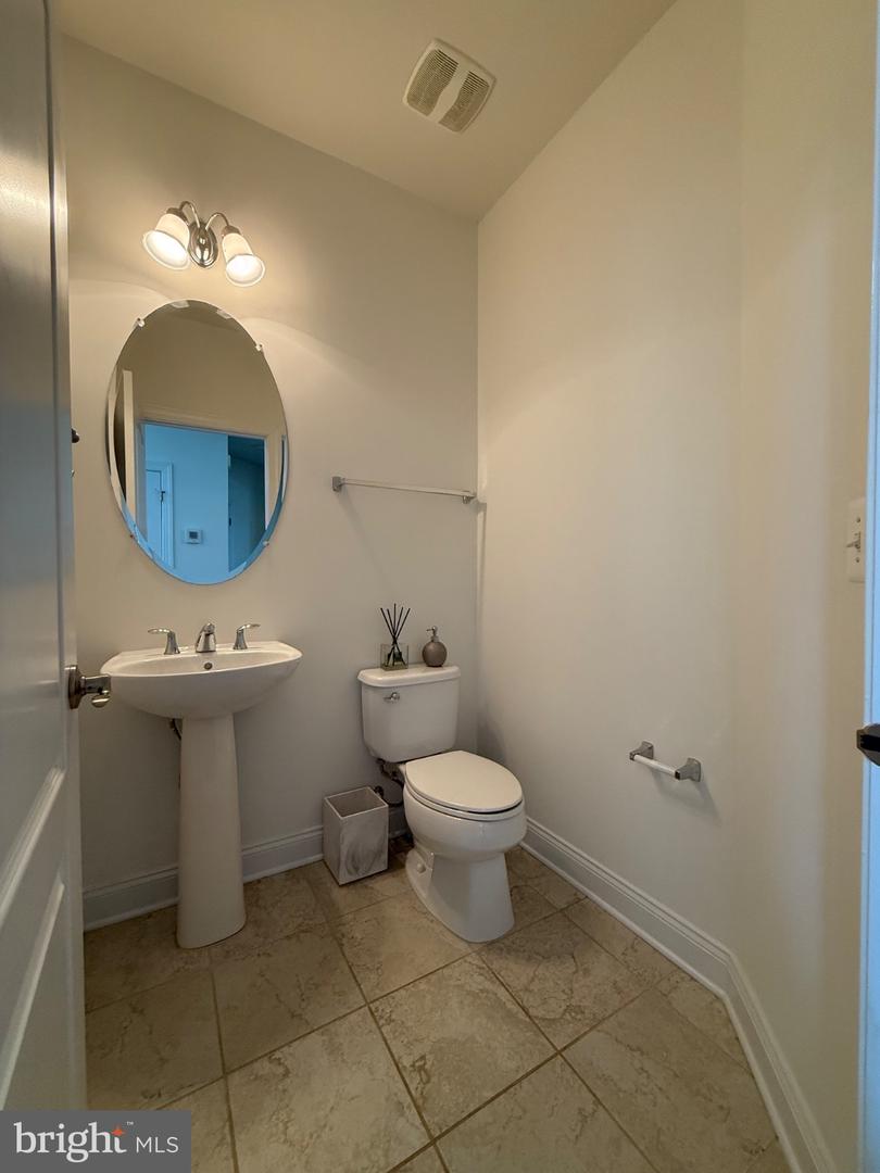 11621 Pine Hollow Ln Property Photo 13