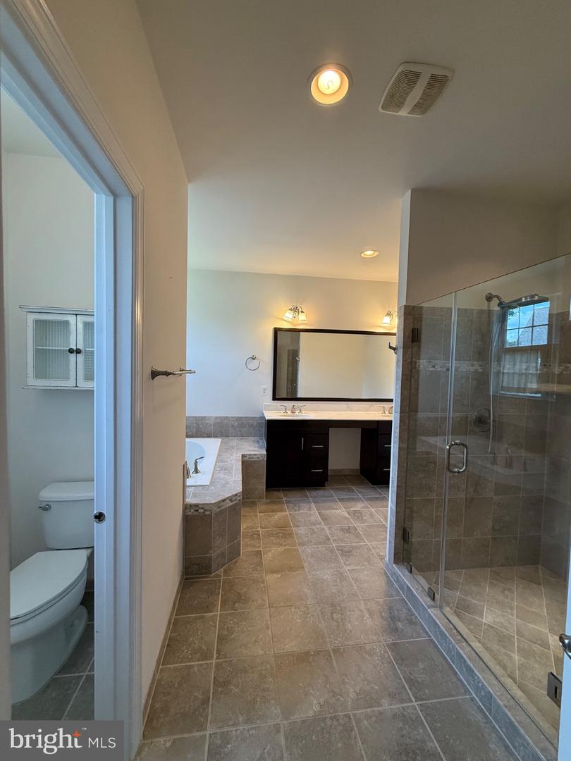 11621 Pine Hollow Ln Property Photo 14