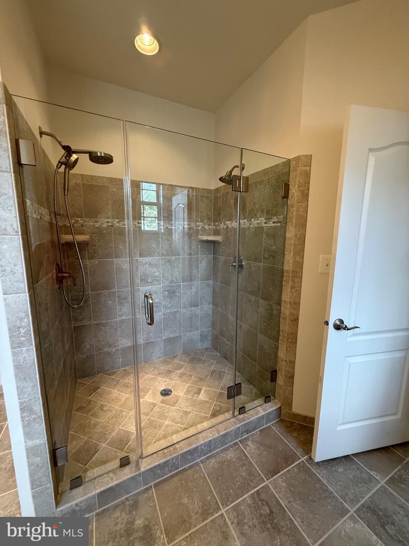 11621 Pine Hollow Ln Property Photo 16