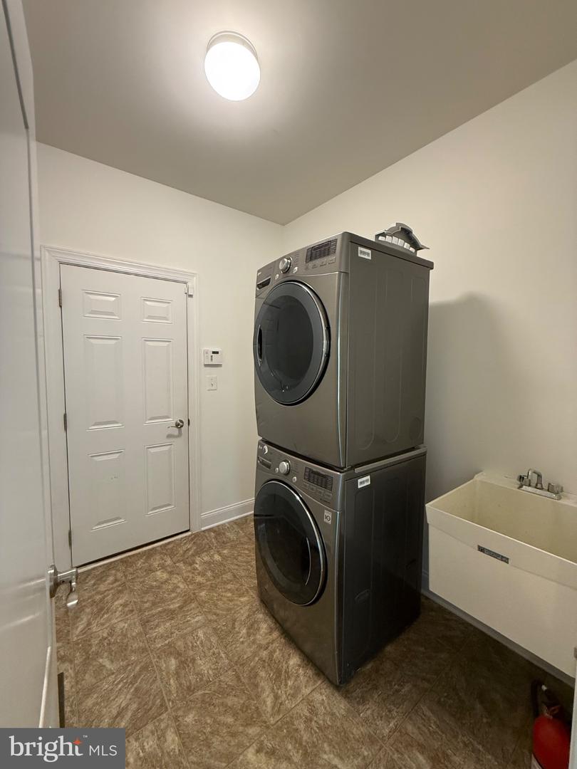 11621 Pine Hollow Ln Property Photo 20