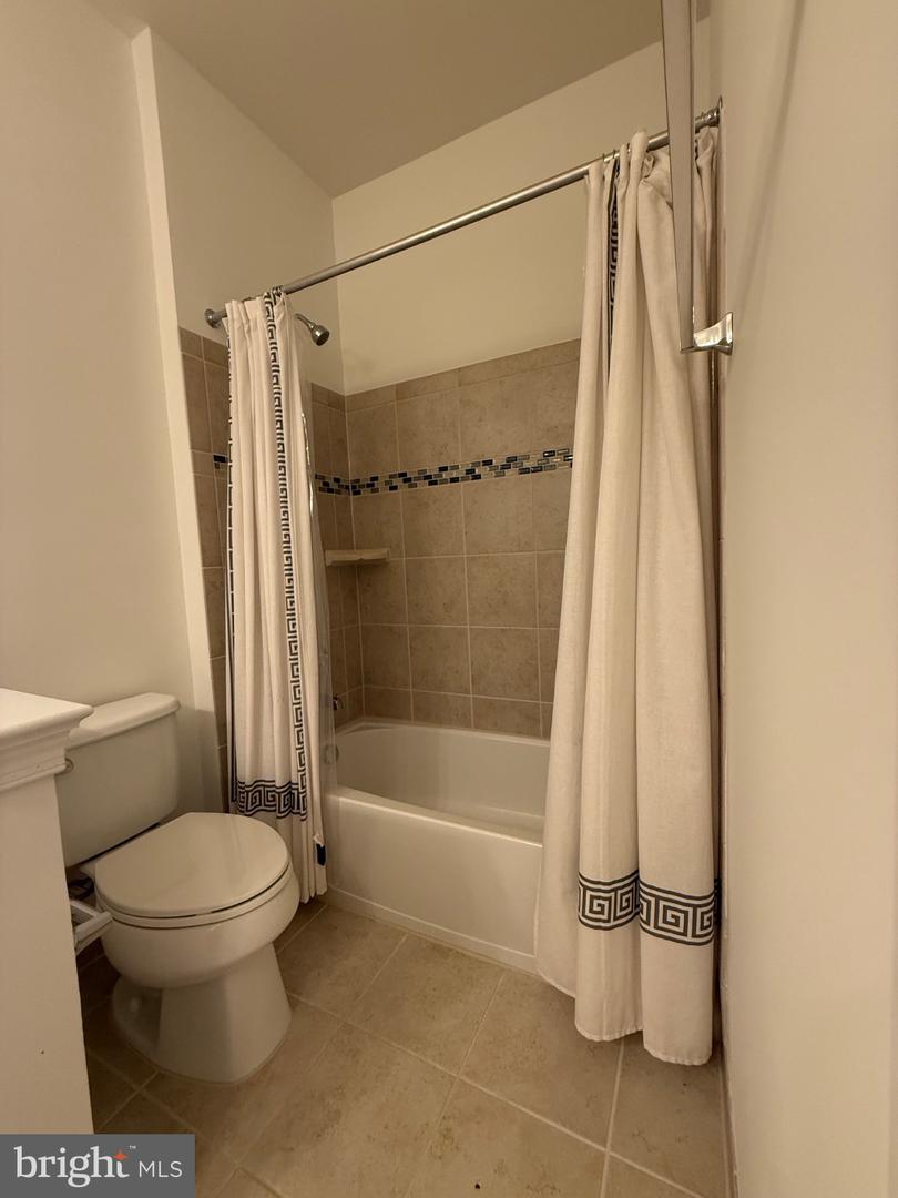 11621 Pine Hollow Ln Property Photo 27
