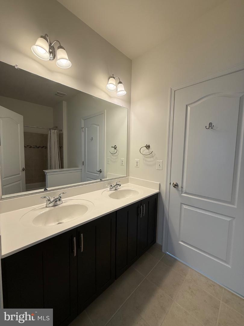 11621 Pine Hollow Ln Property Photo 28