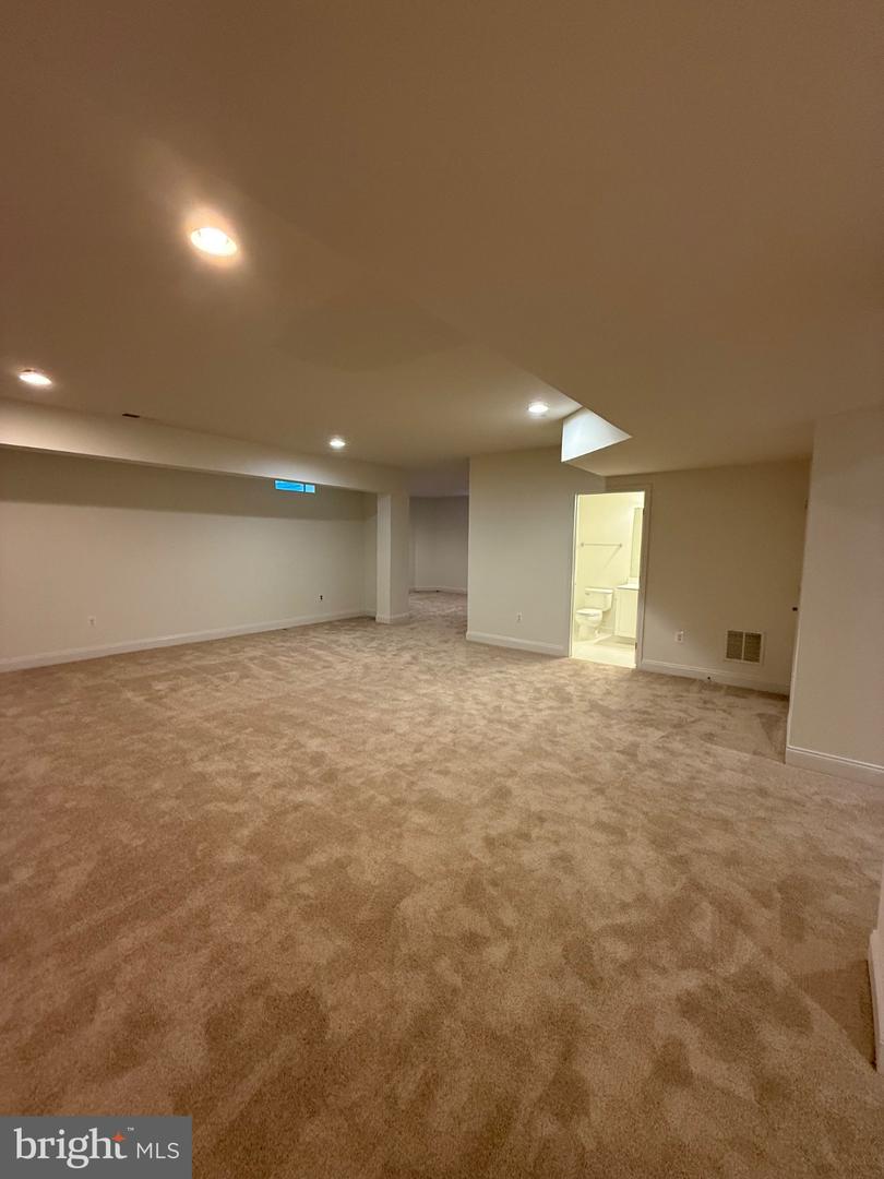 11621 Pine Hollow Ln Property Photo 36