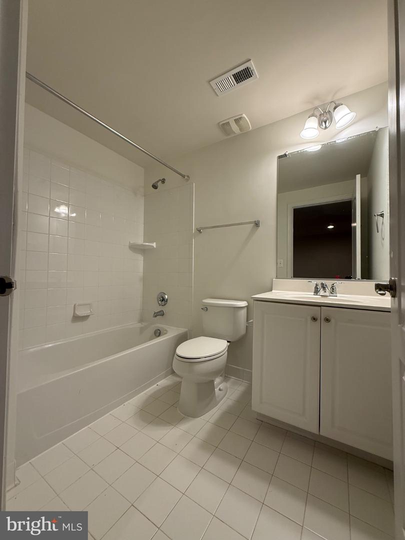 11621 Pine Hollow Ln Property Photo 39
