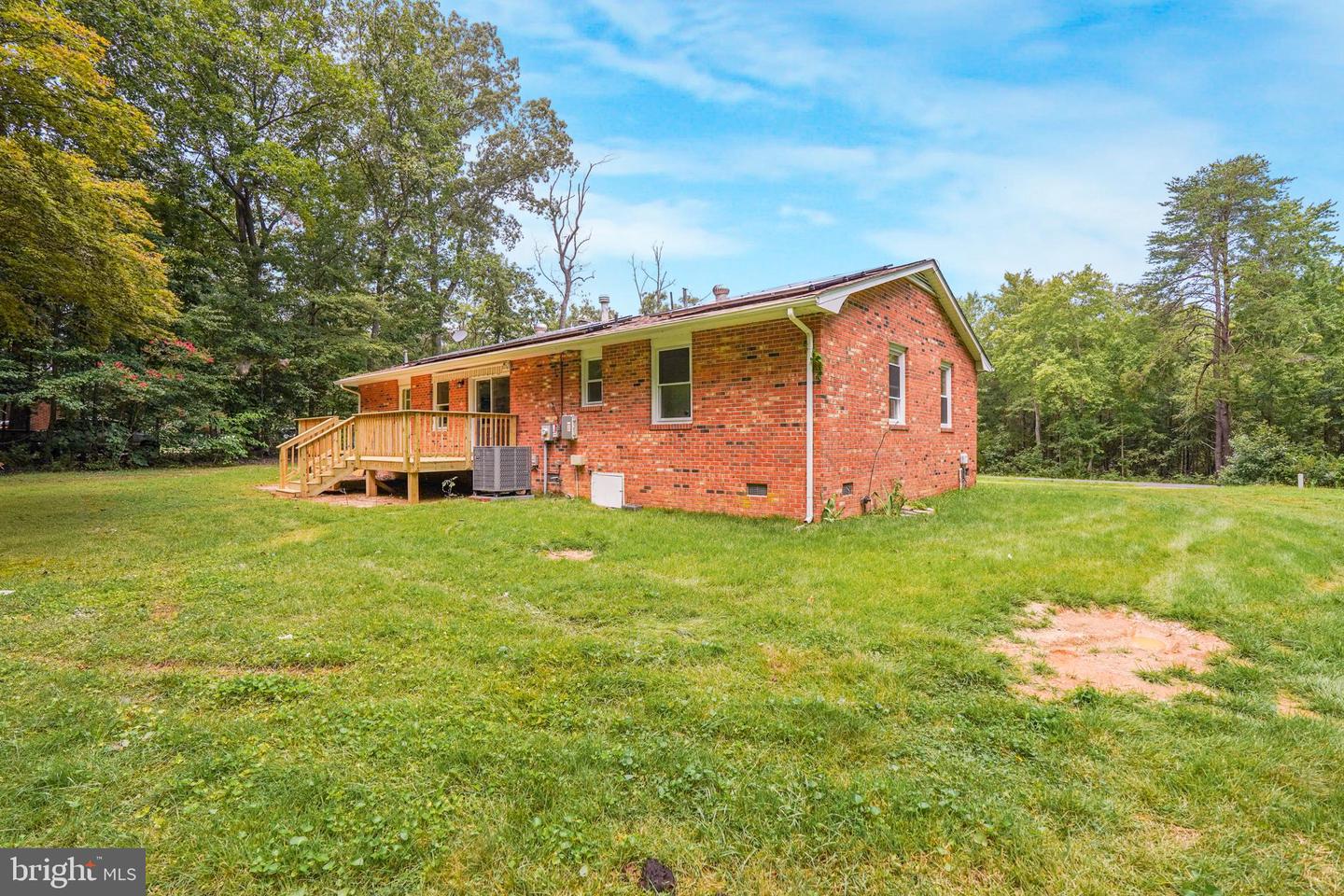 6004 Massaponax Church Rd Property Photo 8