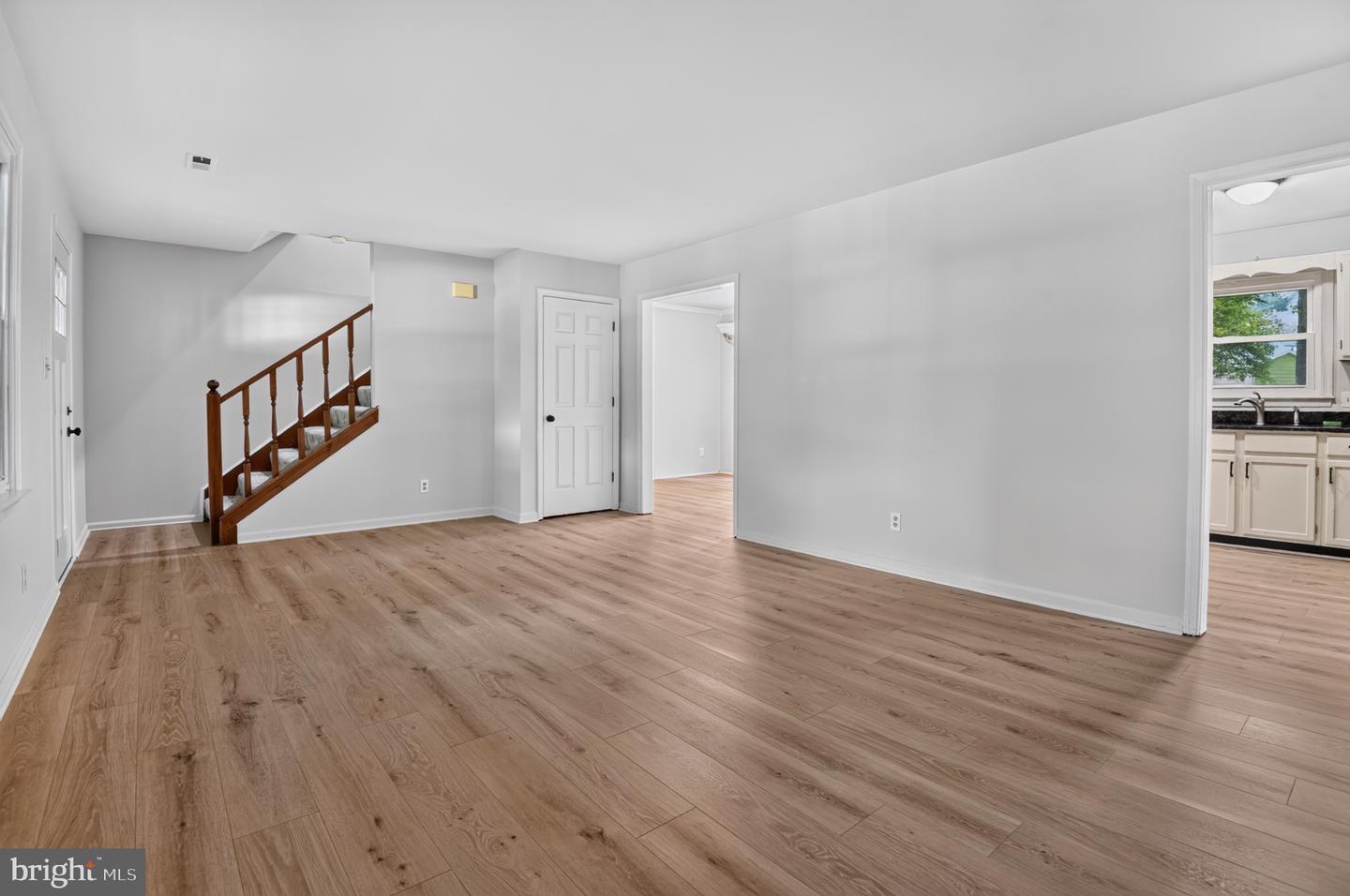 10211 Bayberry Ln Property Photo 4