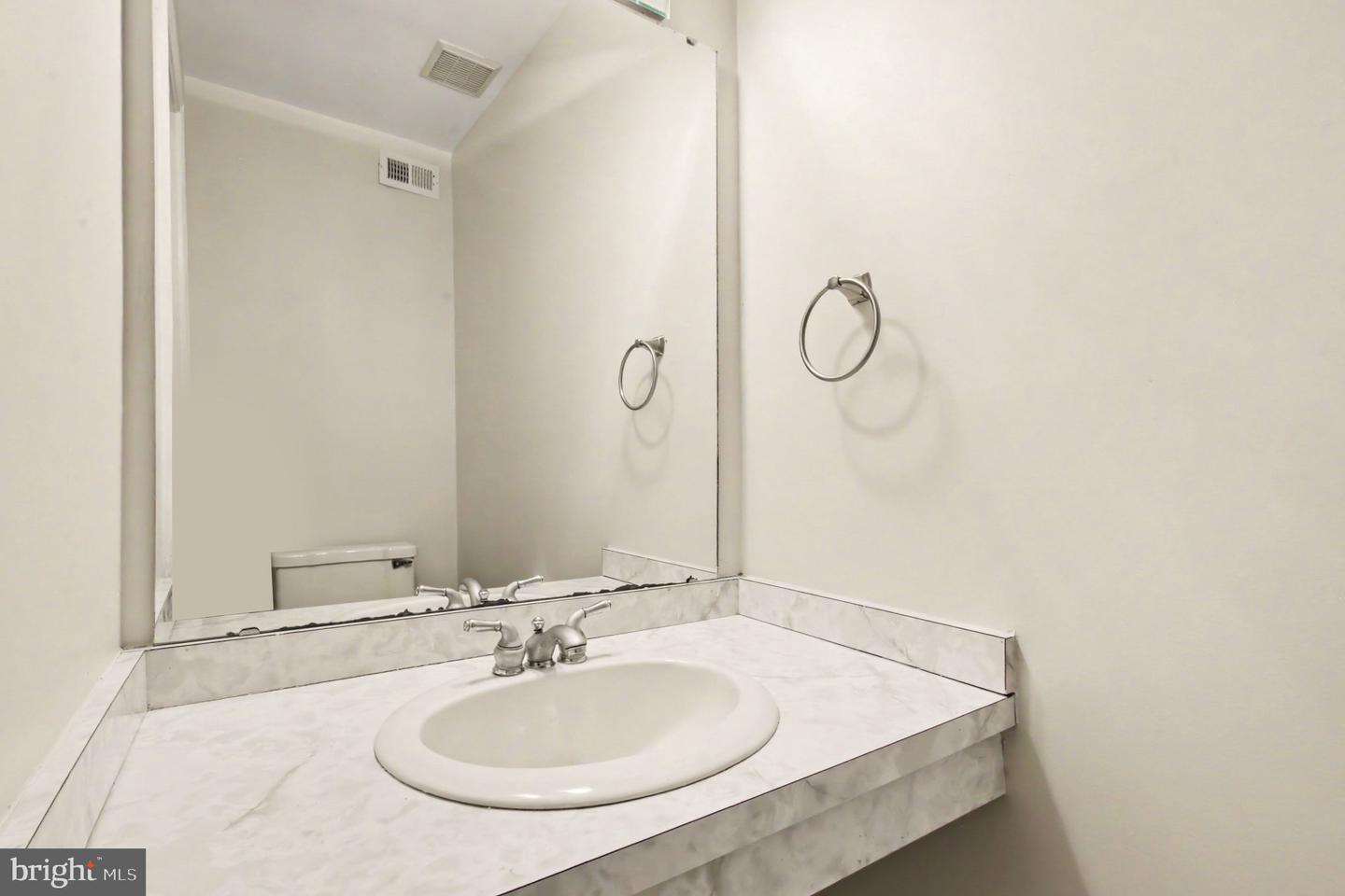 4601 Clay Ct Property Photo 22