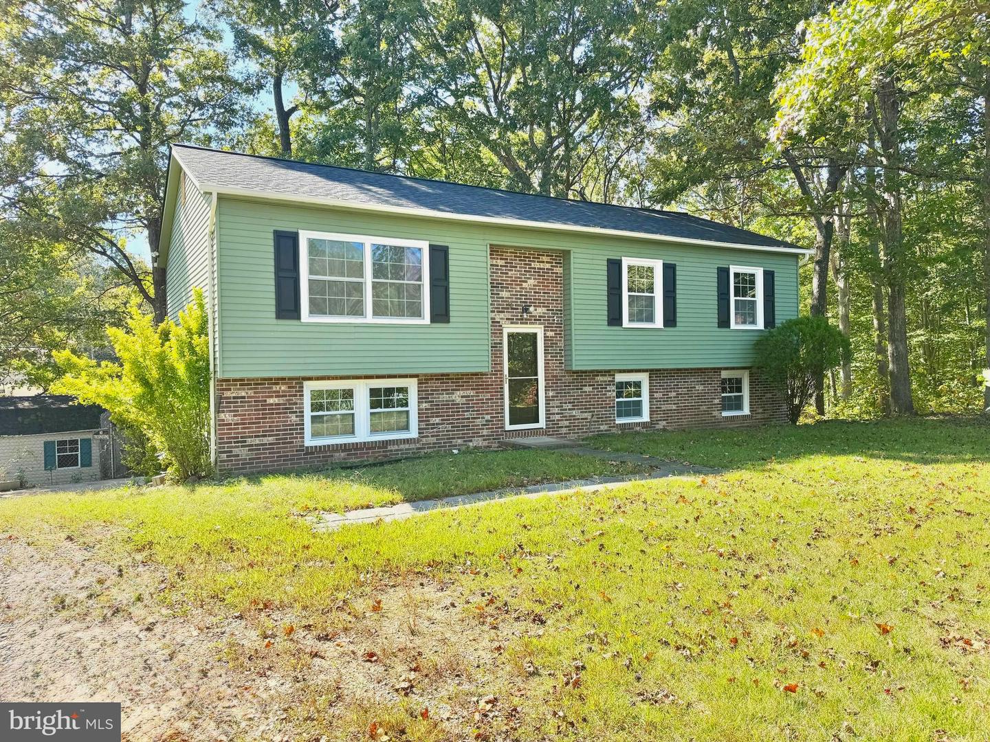 2 KELLY CT Property Photo 1