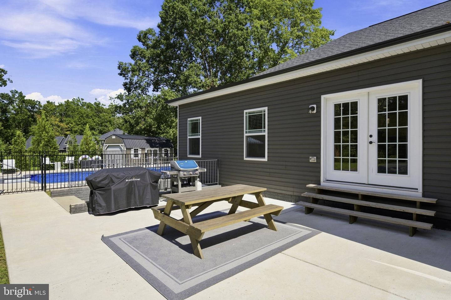 9409 Signature Way Property Photo 9