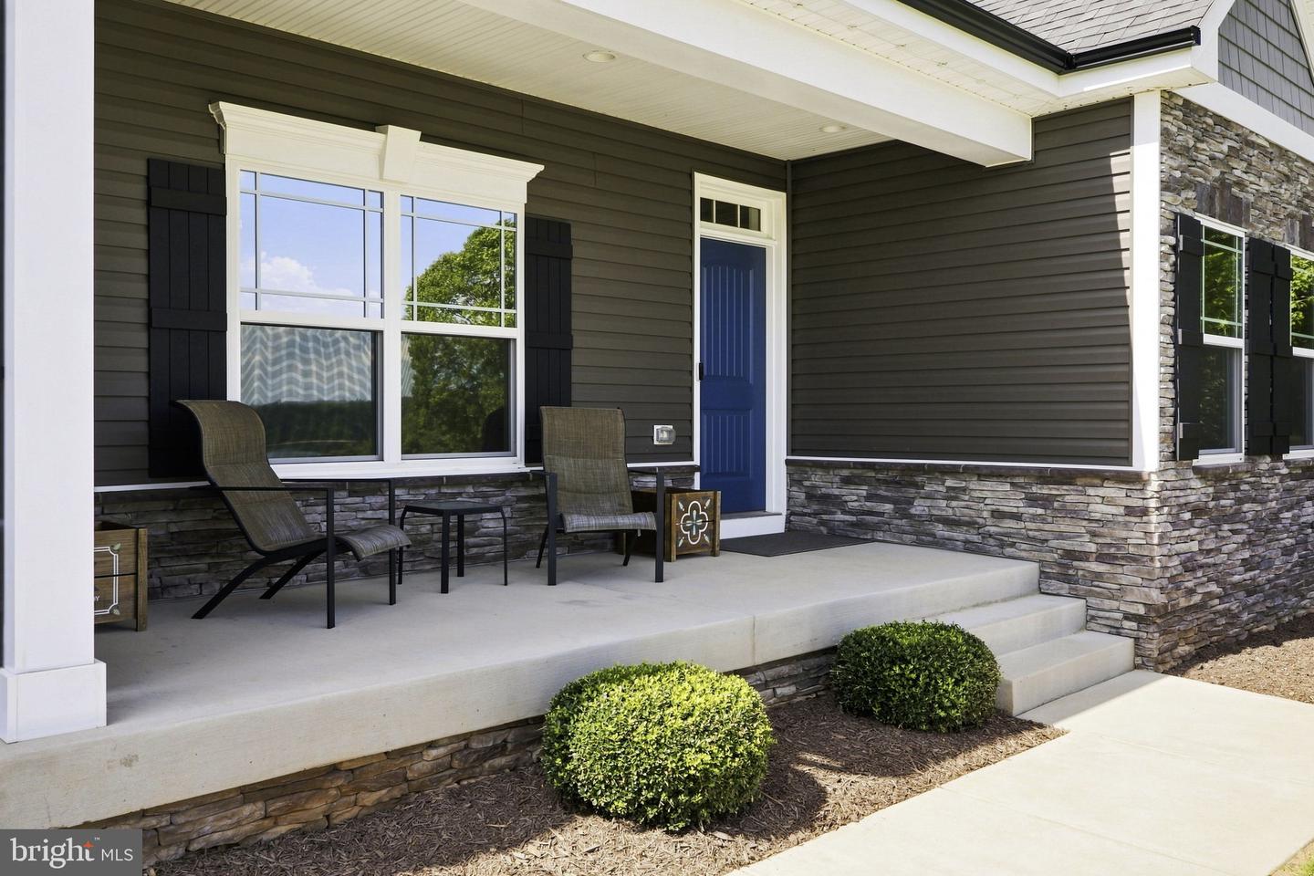 9409 Signature Way Property Photo 11