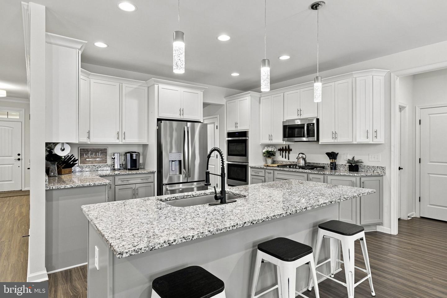 9409 Signature Way Property Photo 14