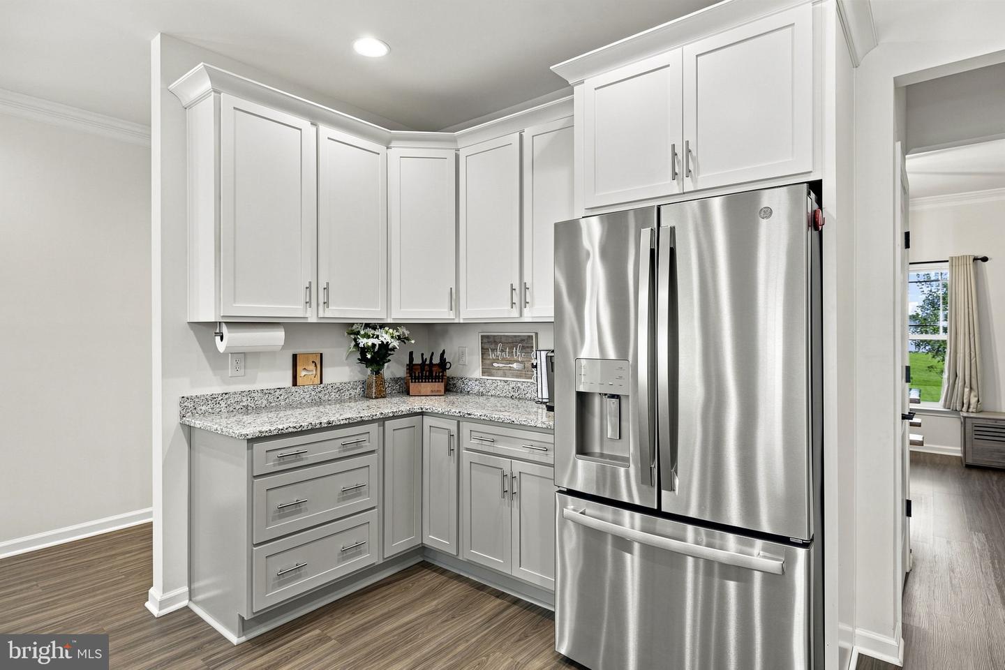 9409 Signature Way Property Photo 15