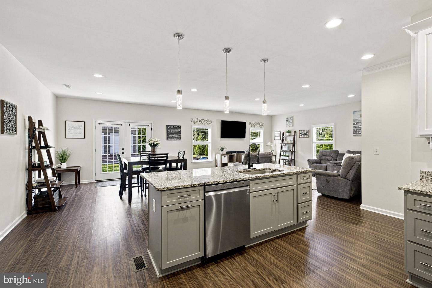 9409 Signature Way Property Photo 17