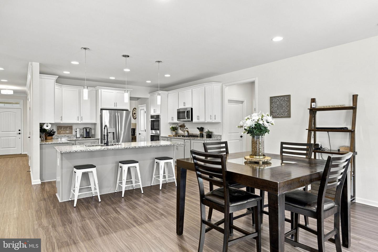 9409 Signature Way Property Photo 18