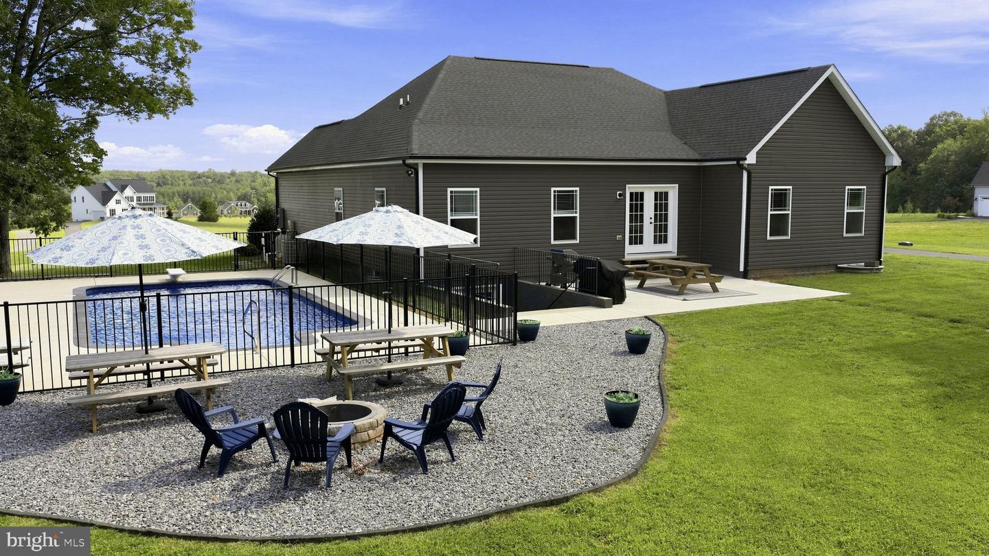 9409 Signature Way Property Photo 44