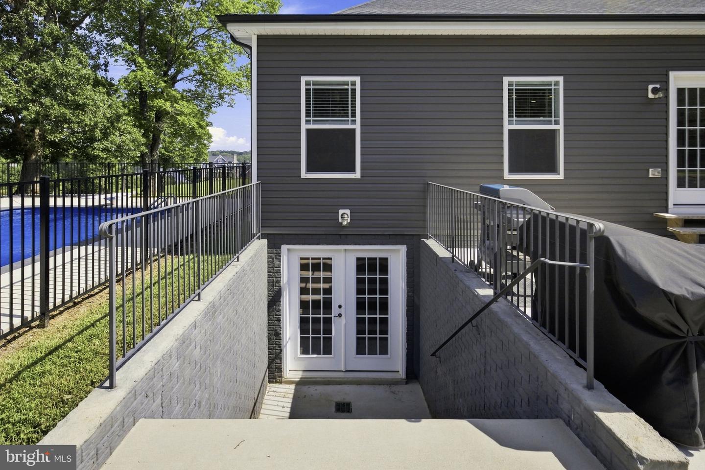 9409 Signature Way Property Photo 47
