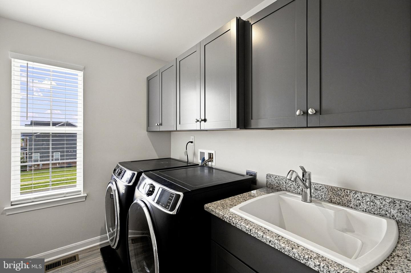 10102 Premier St Property Photo 26