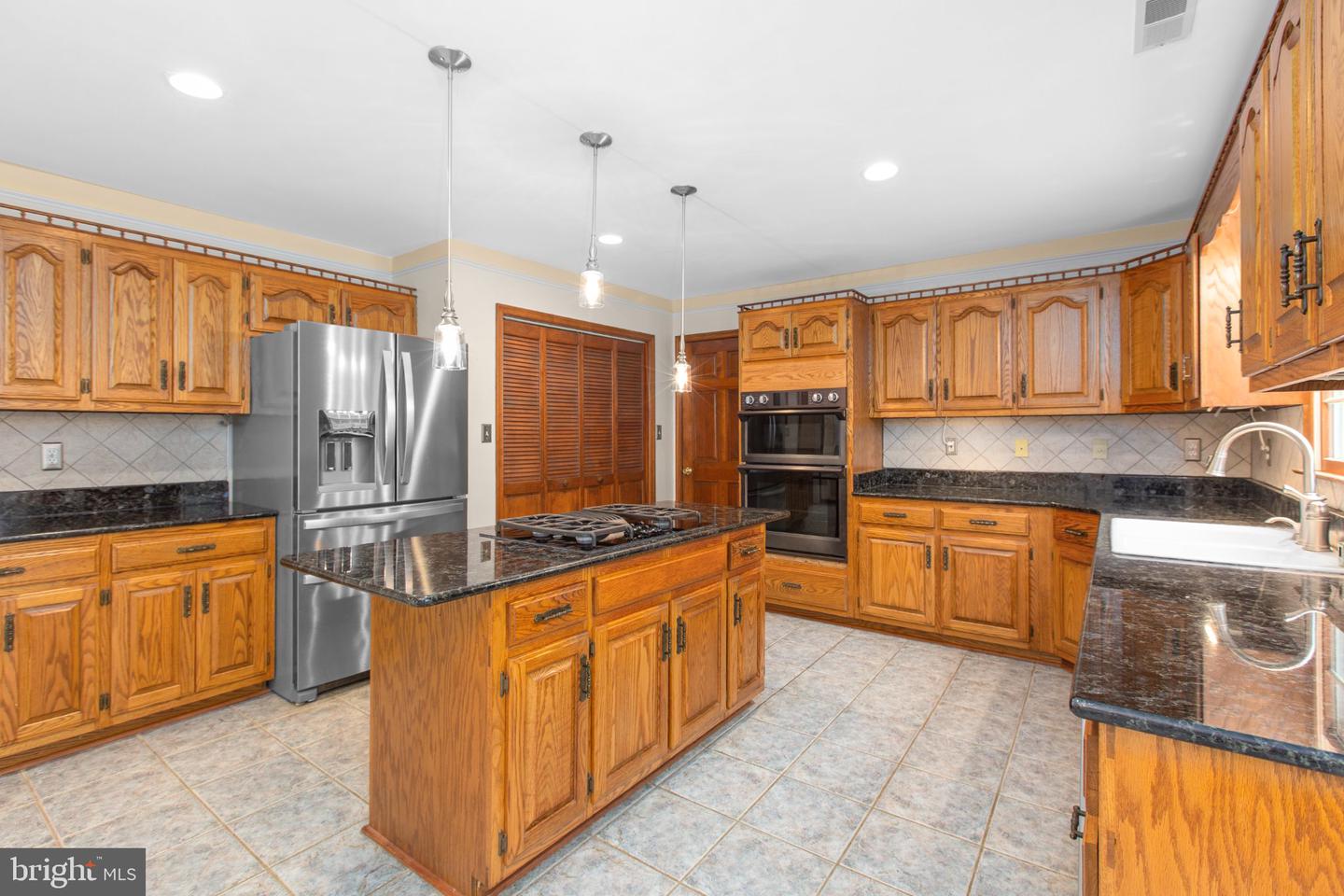 7705 River Rd Property Photo 15