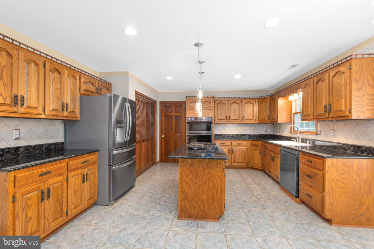 7705 River Rd Property Photo 16