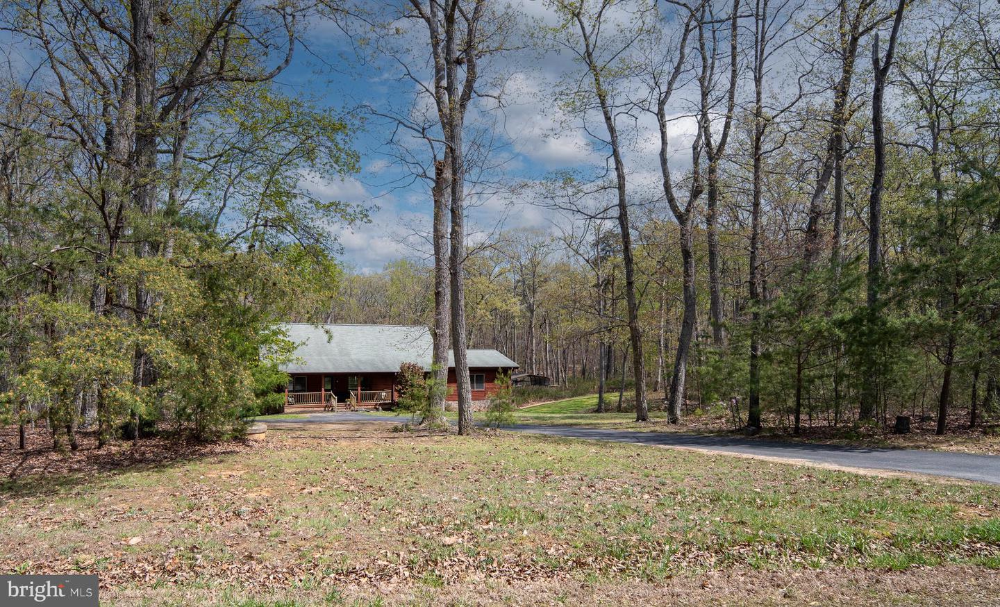 13507 Black Meadow Rd Property Photo 5