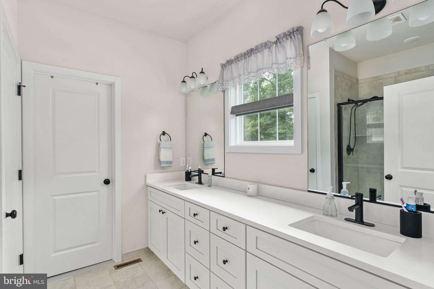 15318 Red Oak Ln Property Photo 26